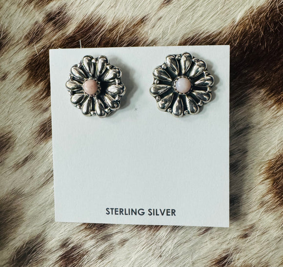 Hada Sterling Silver Pink Conch Earrings
