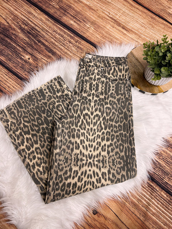 Curvy Leopard Wide Legged Pants