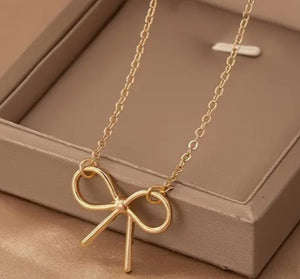 Gold Bow Knot Necklace